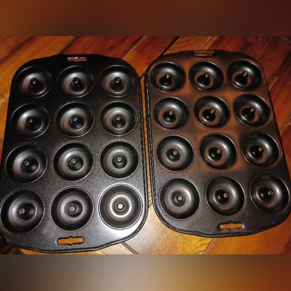 Set of 2 mini donut baking pans